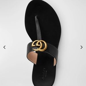 Black Gucci Leather thong sandals